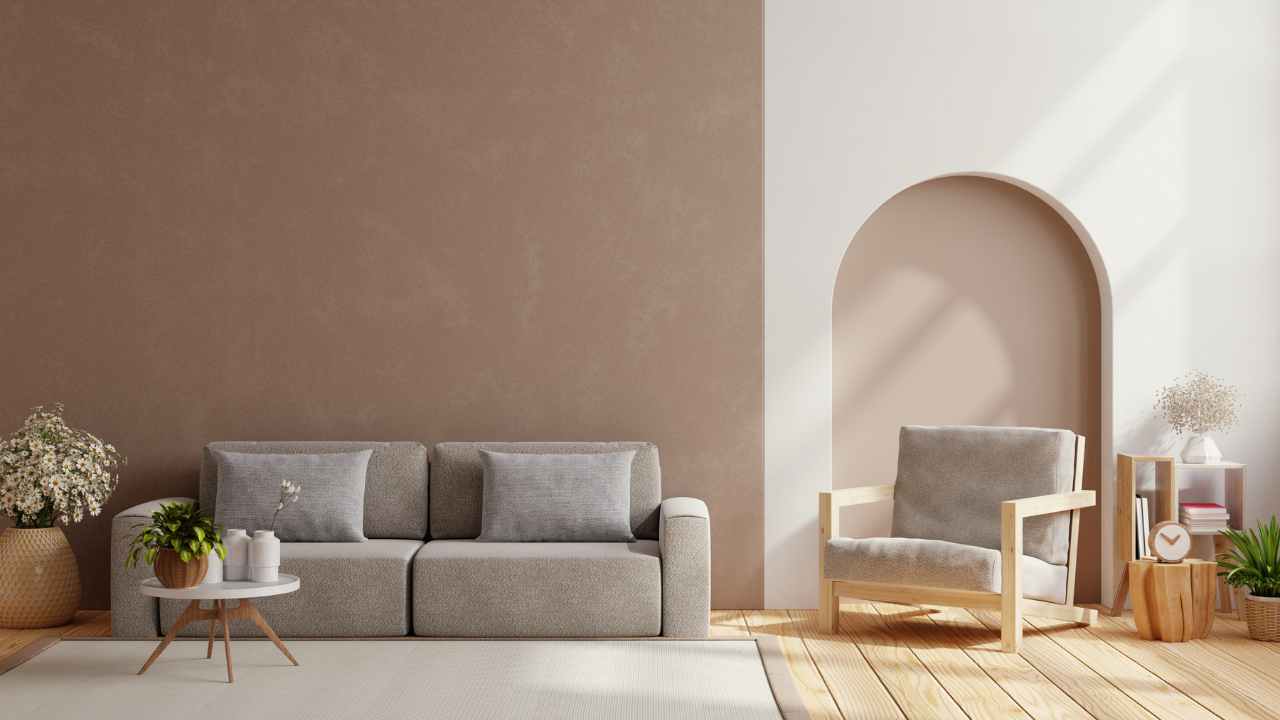 ¿Cómo podemos combinar las paredes pintadas con pintura de color arena?